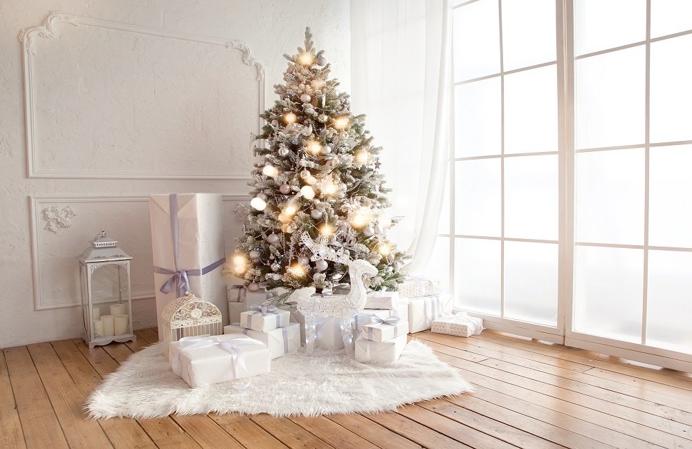 White Christmas Tree Decorating Ideas